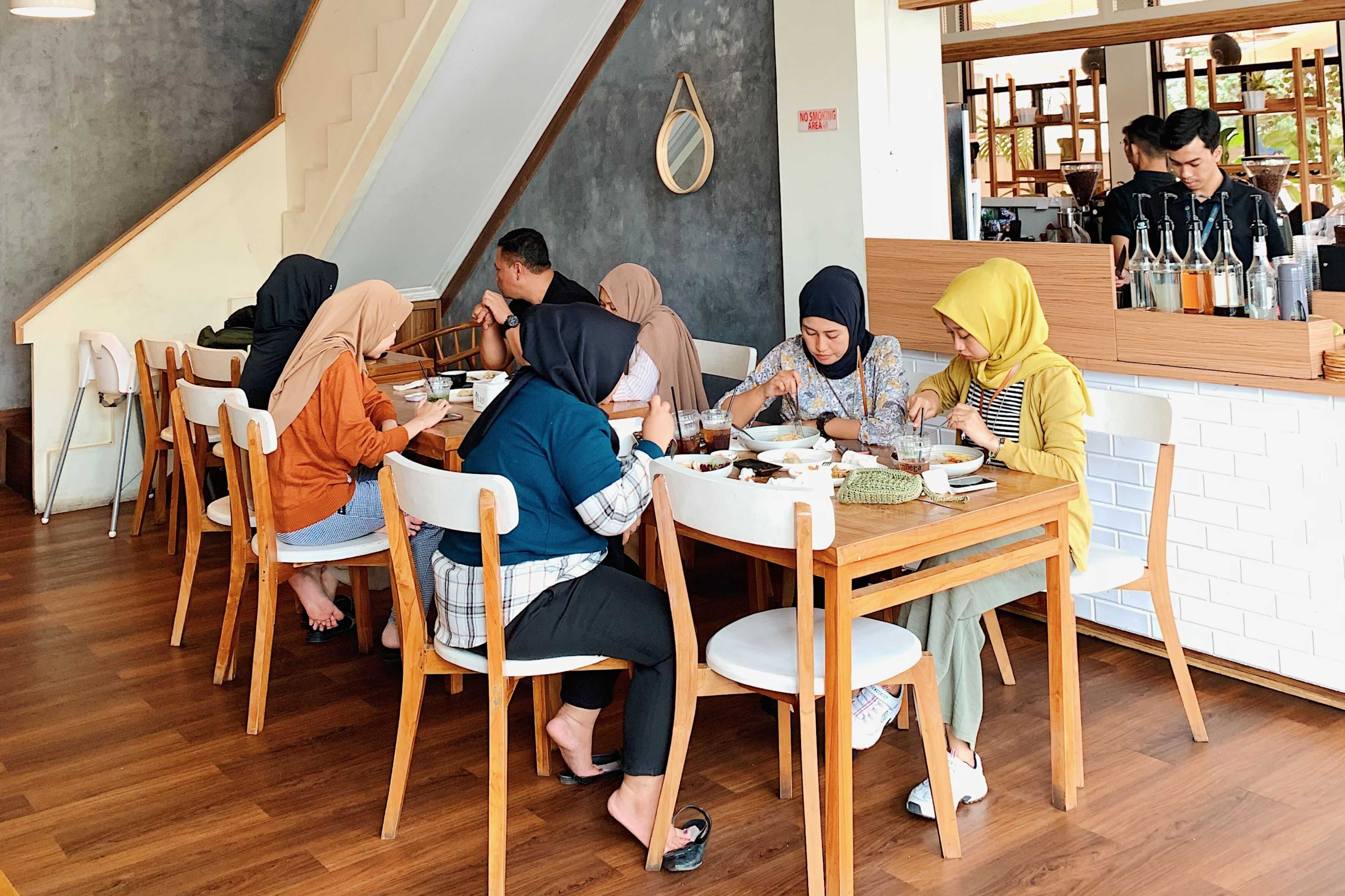Collega Coffee, Rekomendasi Cafe di Garut untuk Kumpul Akhir Tahun Bareng Keluarga